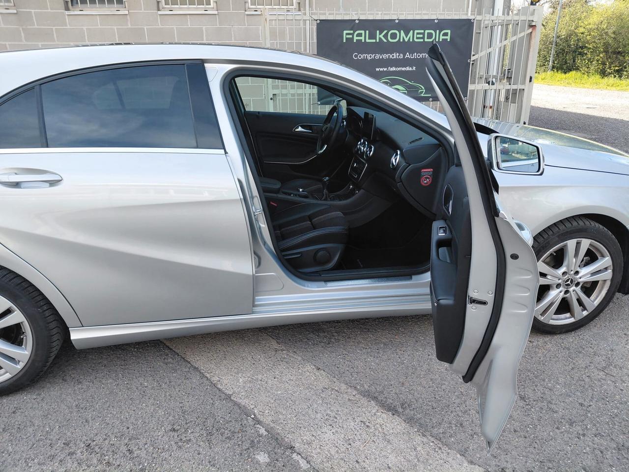 Mercedes-Benz A 180 1.6 Premium UNICO PROP.