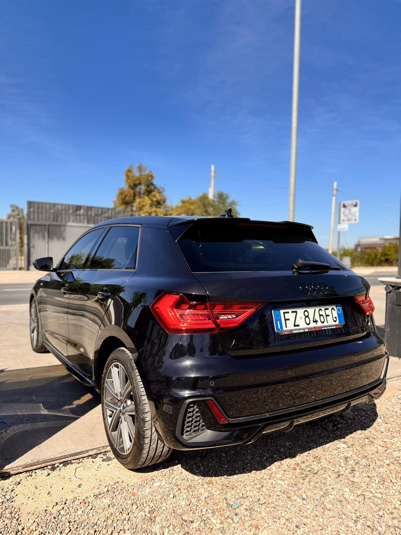 Audi A1 S-LINE 30 TFSi Total Black Cambio Automatico