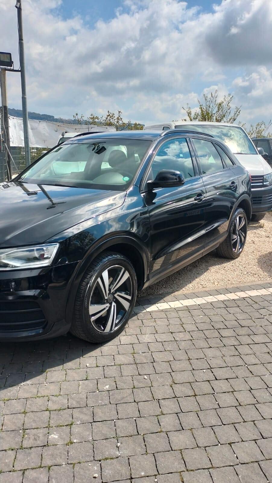 Audi Q3 2.0 TDI 150 CV Business