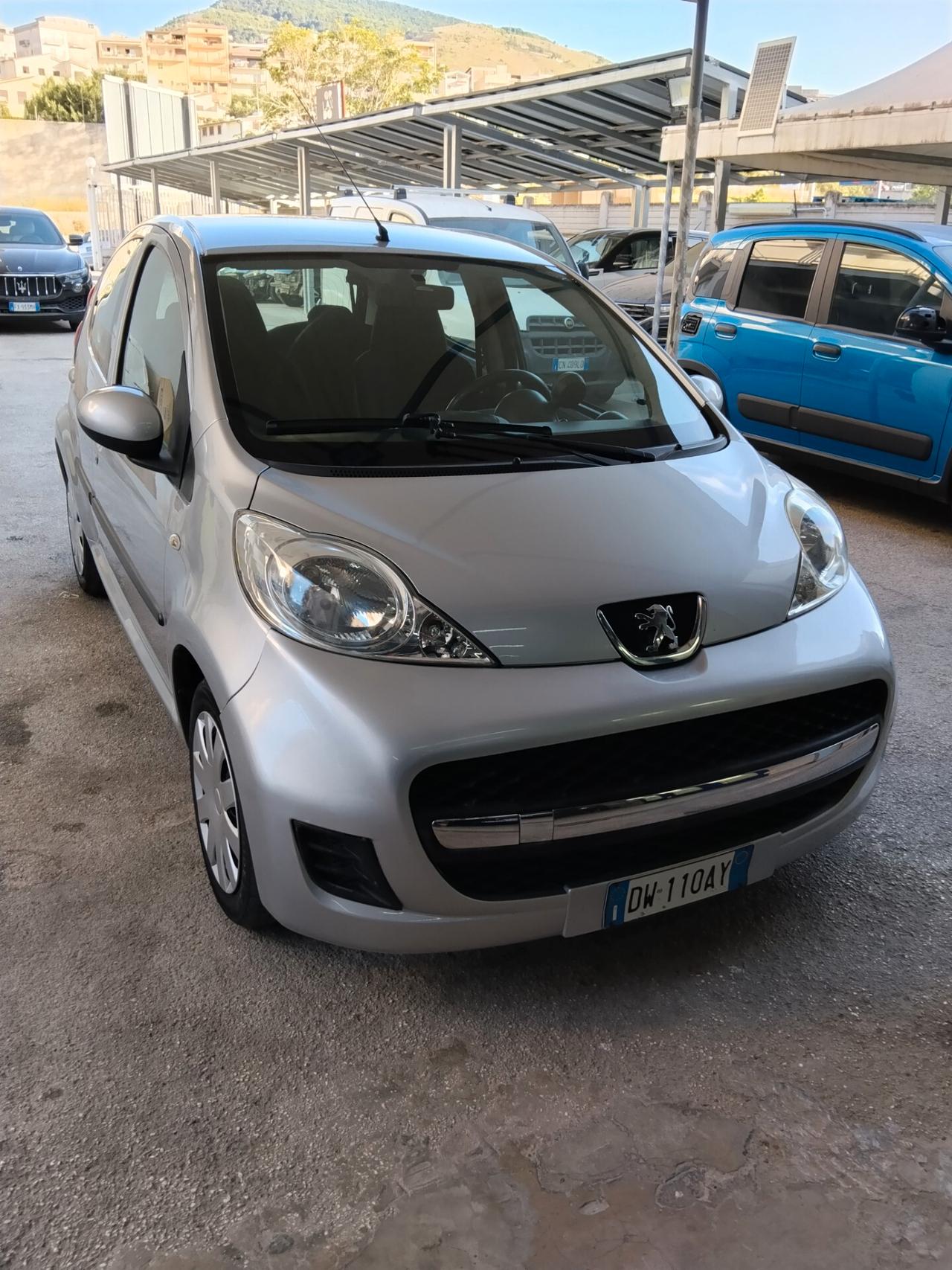 Peugeot 107 1.0 68CV 5p. Plaisir