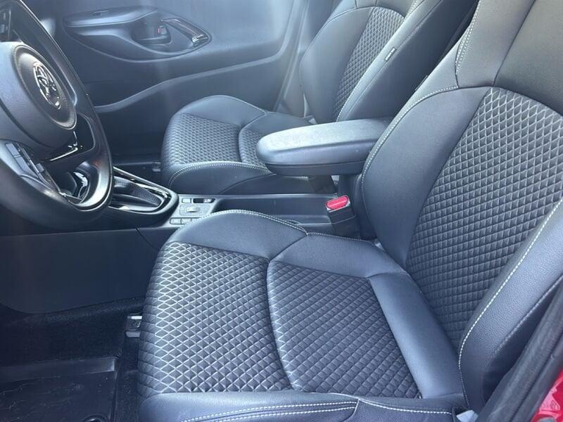 Toyota Yaris Hybrid Lounge MY22