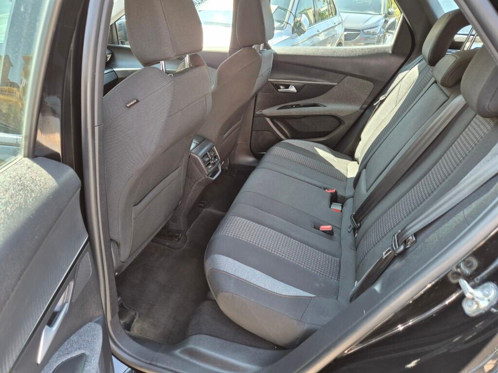 Peugeot 3008 BlueHDi 130CV EAT8 Active Business