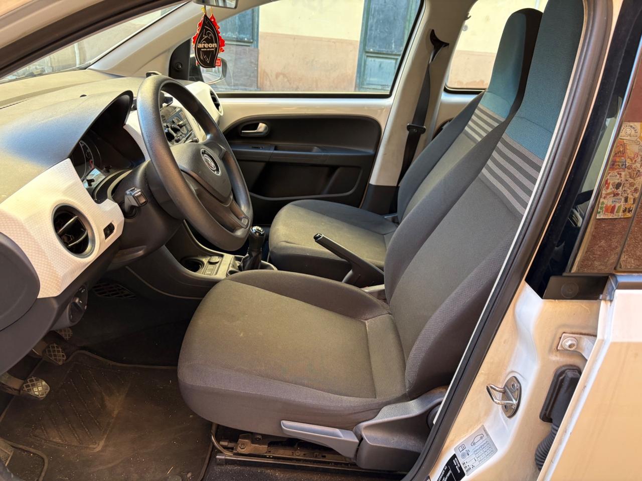 Volkswagen up! 1.0 75 CV 5p. high up!