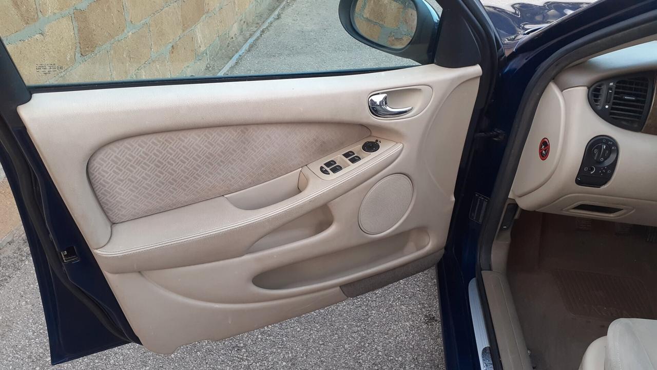 Jaguar X-Type 2.5 V6 24V cat Executive
