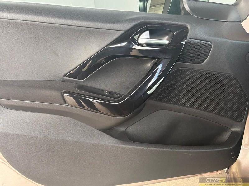 Peugeot 208 1.4 HDi 68 CV 5 porte Allure