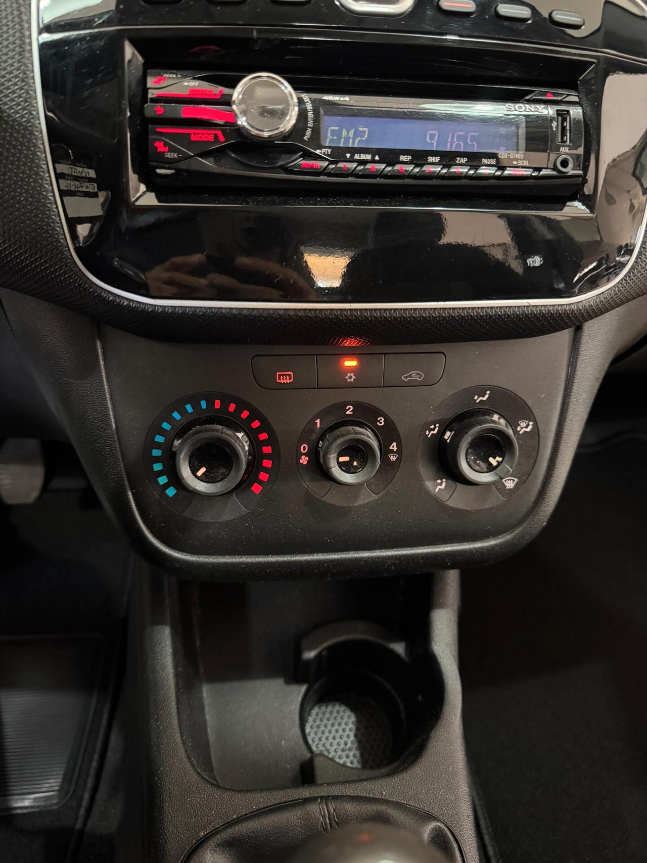 Fiat Punto 1.3 MJT 75 CV 5 porte Lounge OK NEOPATENTATI