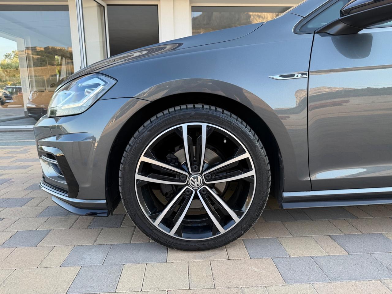 Volkswagen Golf R-LINE 1.6 TDI 115 CV 5p.