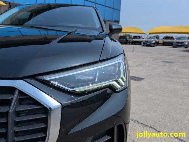 AUDI Q3 35 TDI S tronic Business