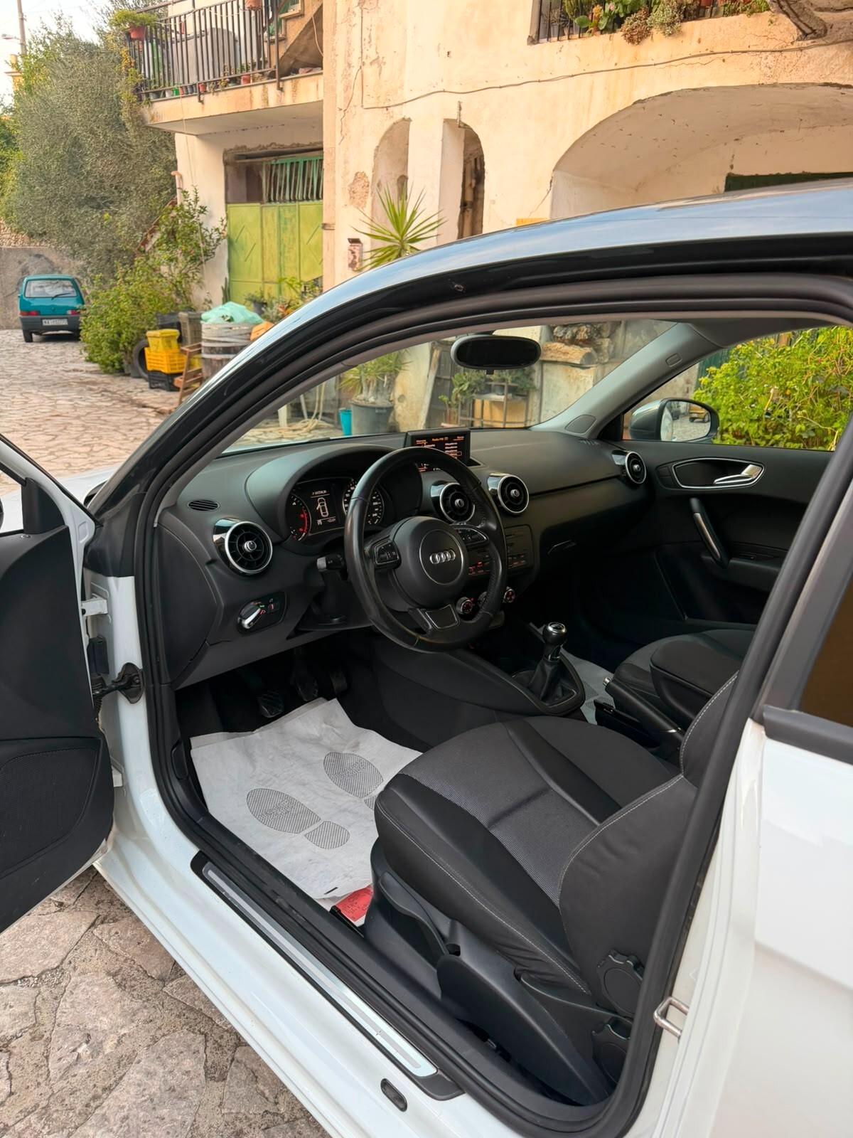 Audi A1 1.6 TDI 105 CV Attraction
