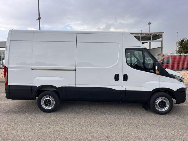 IVECO Daily 35S12V 2.3 HPT L3H2 Furgone Passo 3520