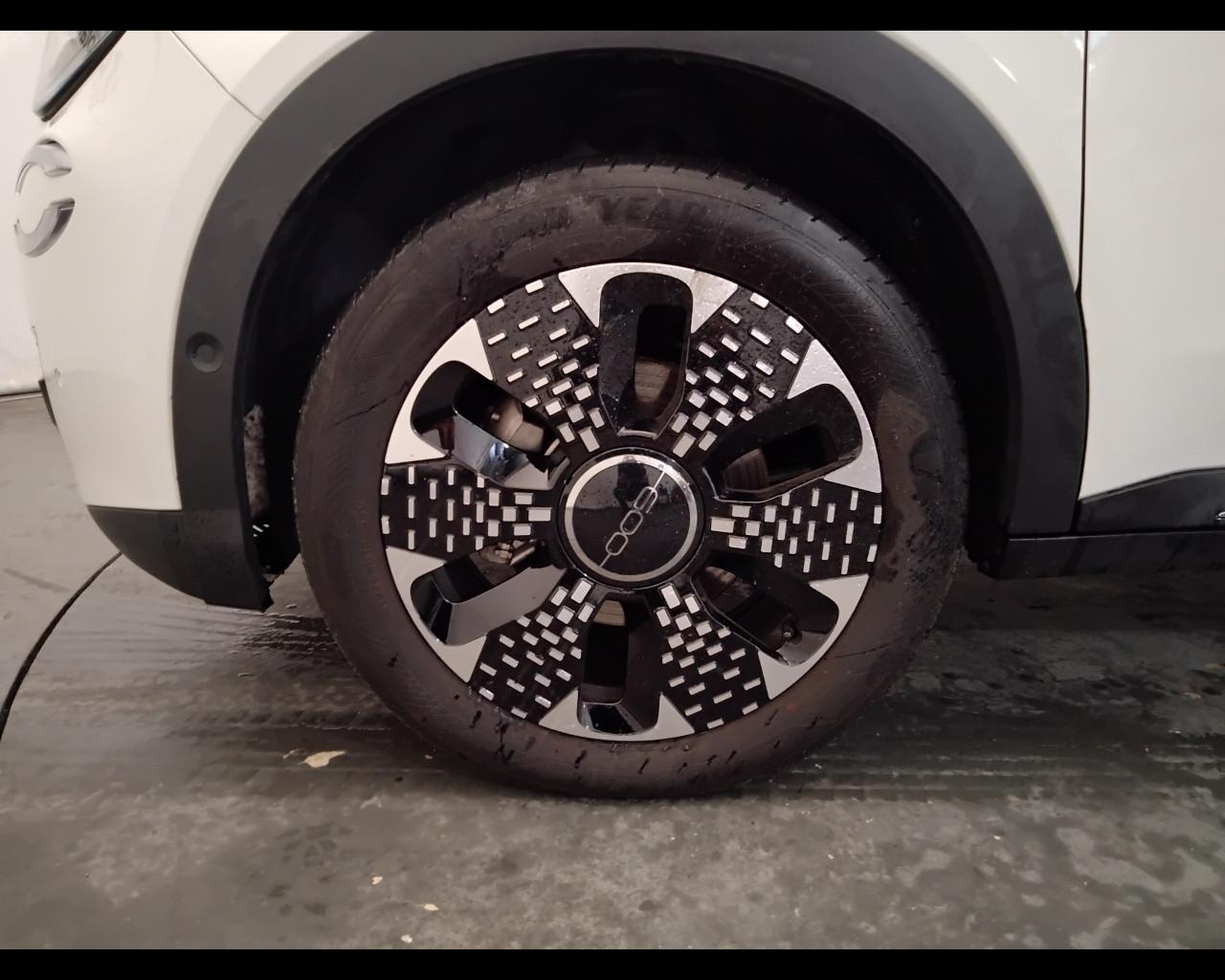 FIAT 600 IV 2023 - 600 1.2 hybrid La Prima II 110cv auto