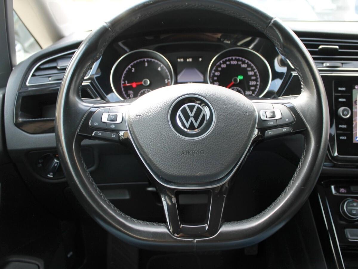 Volkswagen Touran 2.0 TDI 150 CV SCR DSG Executive BlueMotion Tech.7p Nav PDC UNIPRO IVA DEDUC.