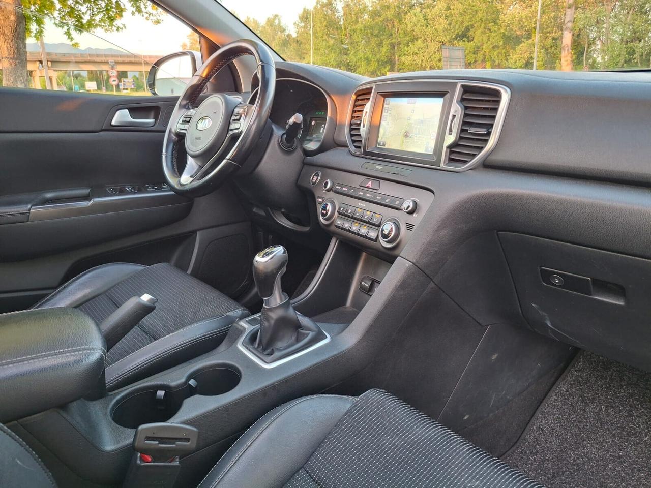 Kia Sportage 1.7 crdi-COOL NAVI-EURO 6-TETTO PANORAMICO-