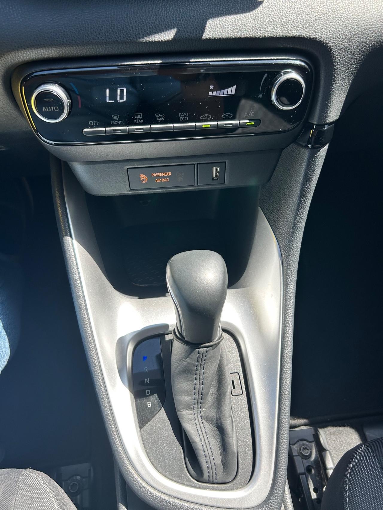 Toyota Yaris 1.5 Hybrid 5 porte Lounge