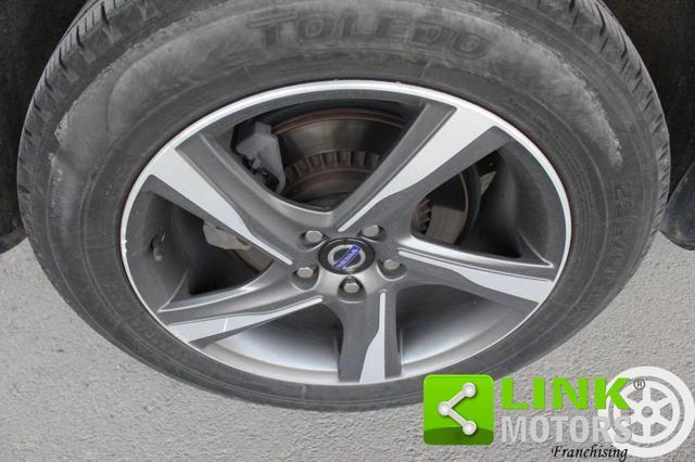 VOLVO XC60 2.0 D4 R-DESIGN MOMENTUM GT-8