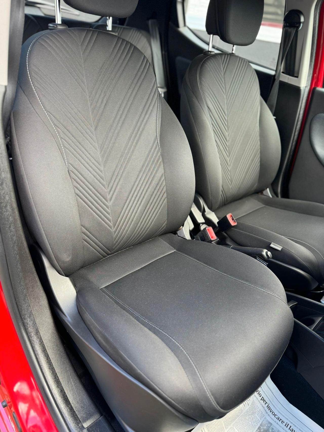 Lancia Ypsilon 1.0 FireFly 5 porte S&S Hybrid Ecochic Gold