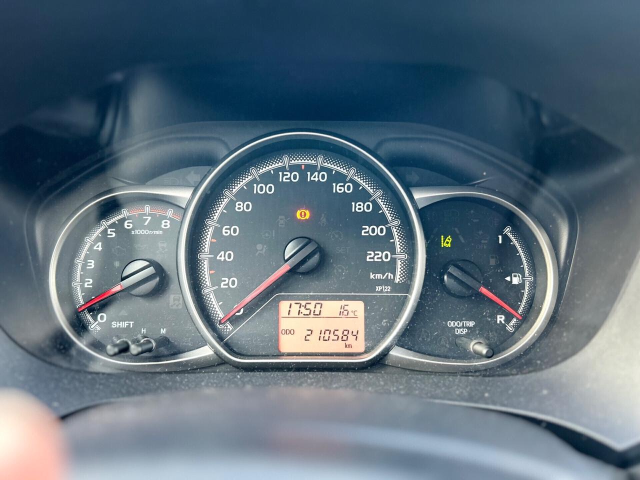 Toyota Yaris 1.0 5 porte Lounge.