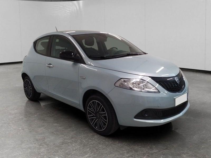 Lancia Ypsilon 1.0 firefly hybrid Silver Plus s&s 70cv