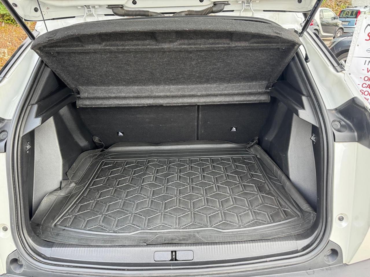 Peugeot 2008 BlueHDi 110 S&S Allure Pack