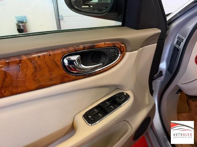 JAGUAR - XJ8 4.2 V8 298cv