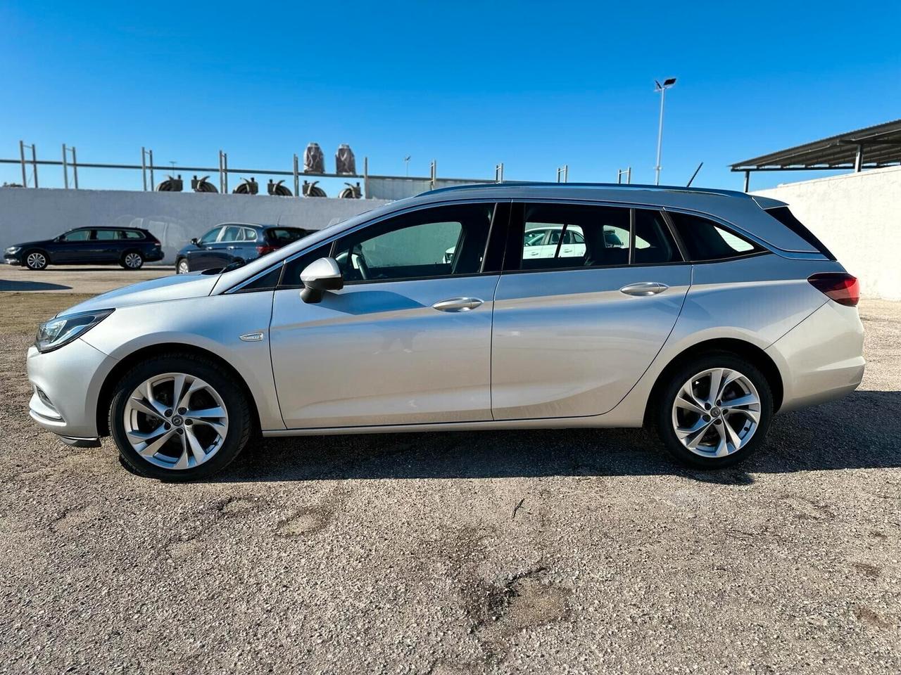 Opel Astra1.6CDTi 110CV Start&amp;StopSportsTourerInnovationkm.5.000