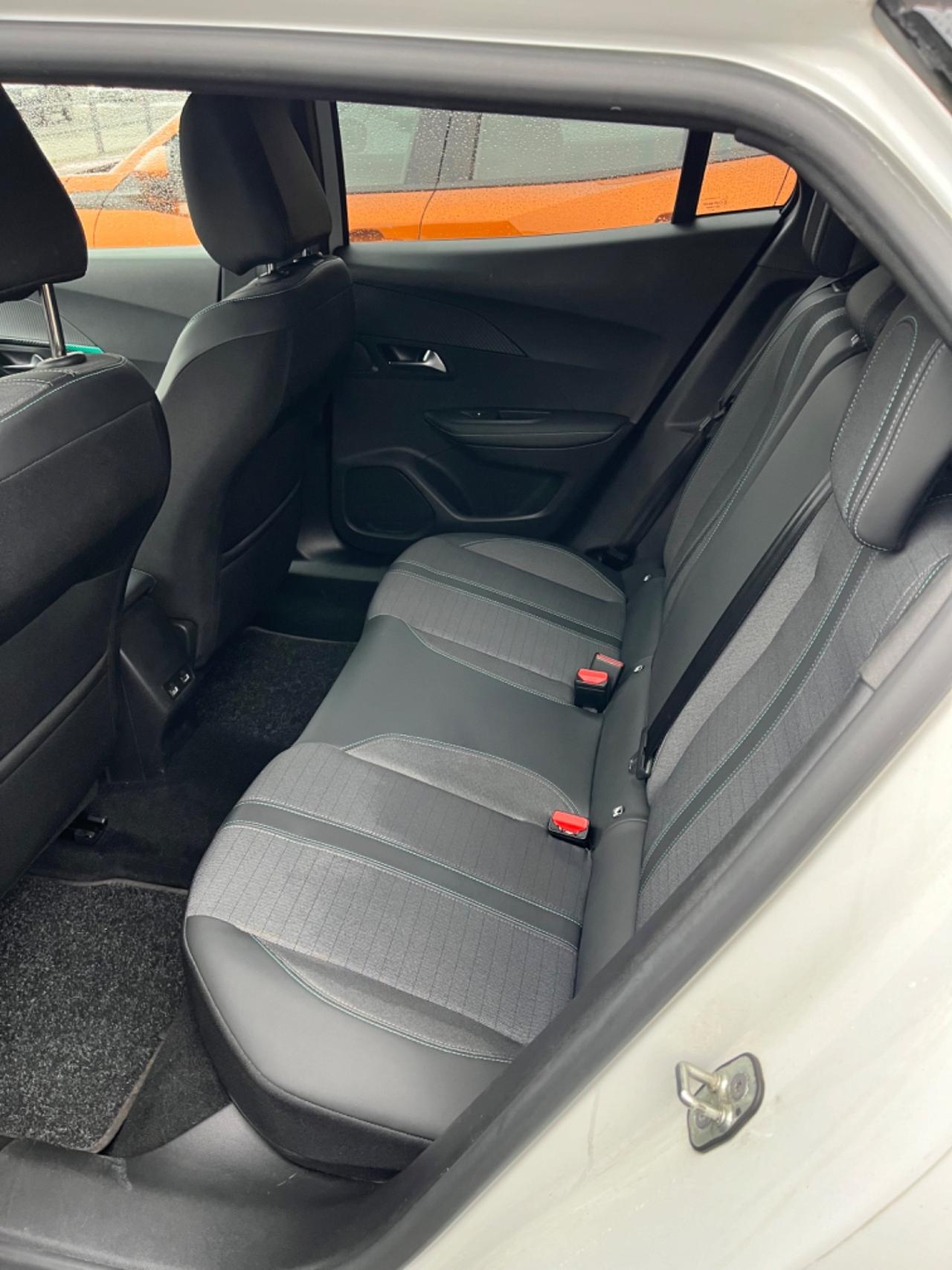 Peugeot 2008 PureTech 130 S&S GT