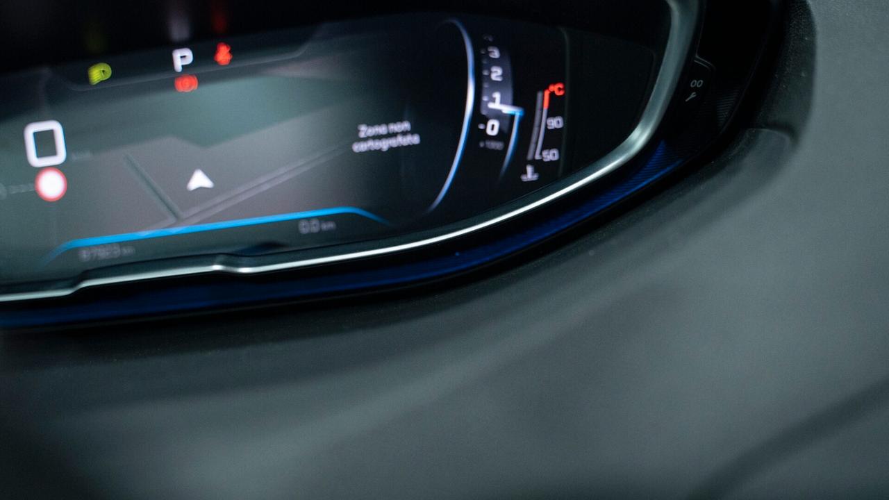 Peugeot 3008 1.5 BLUEHDI ALLURE PACK EAT8 SES 131 CV AUTO VIRTU