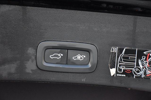 VOLVO XC40 T4 Recharge Plug-in Hybrid Inscription Expression