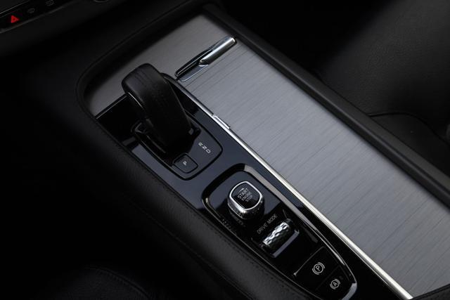 VOLVO XC90 B5 AWD 7 posti Business Plus Prezzo Netto