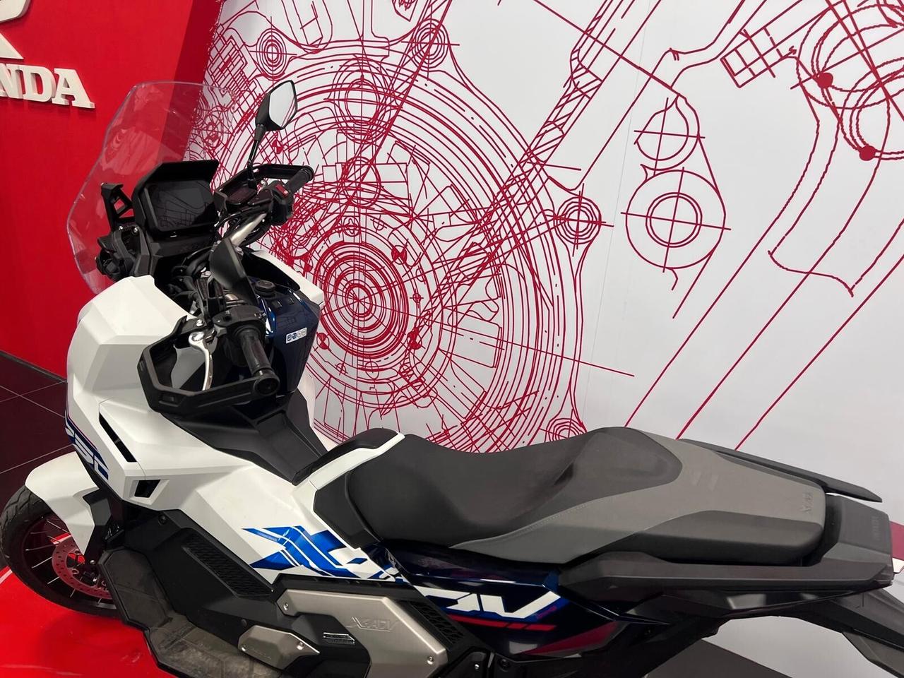 Honda X-ADV 750 2026