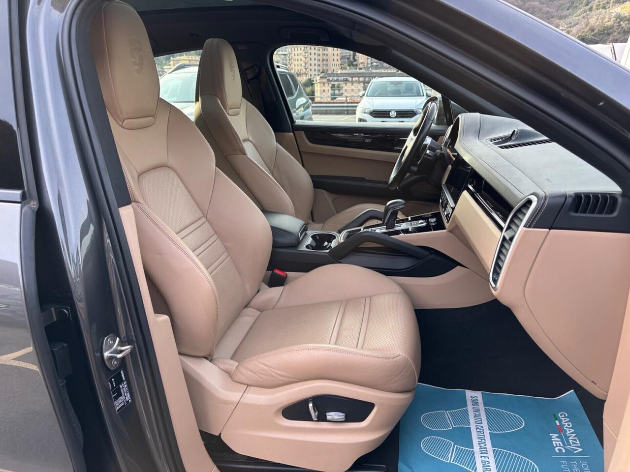 PORSCHE CAYENNE COUPÉ 3.0 BENZINA/HYBRID 340cv PERFETTA