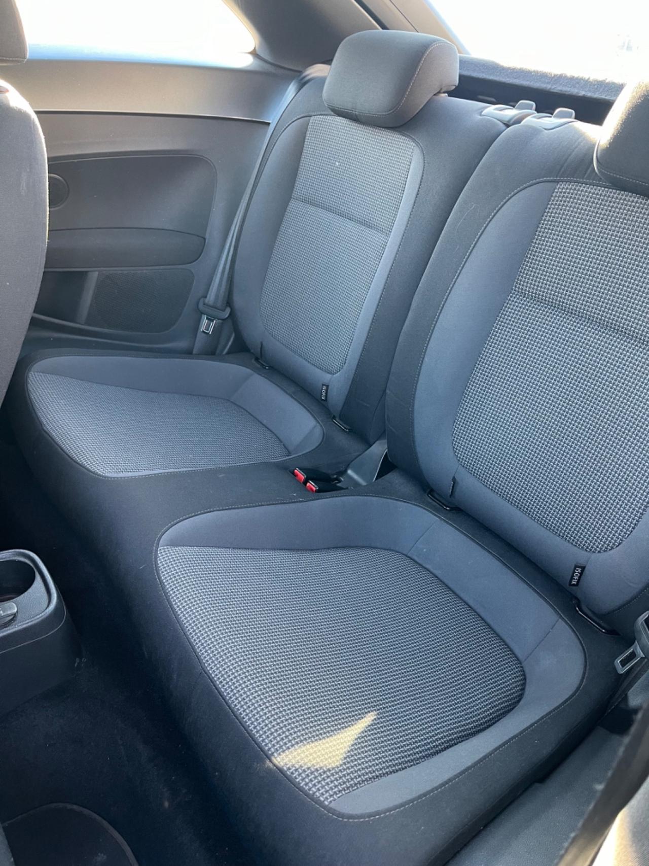 Volkswagen Maggiolino 1.6 TDI Design