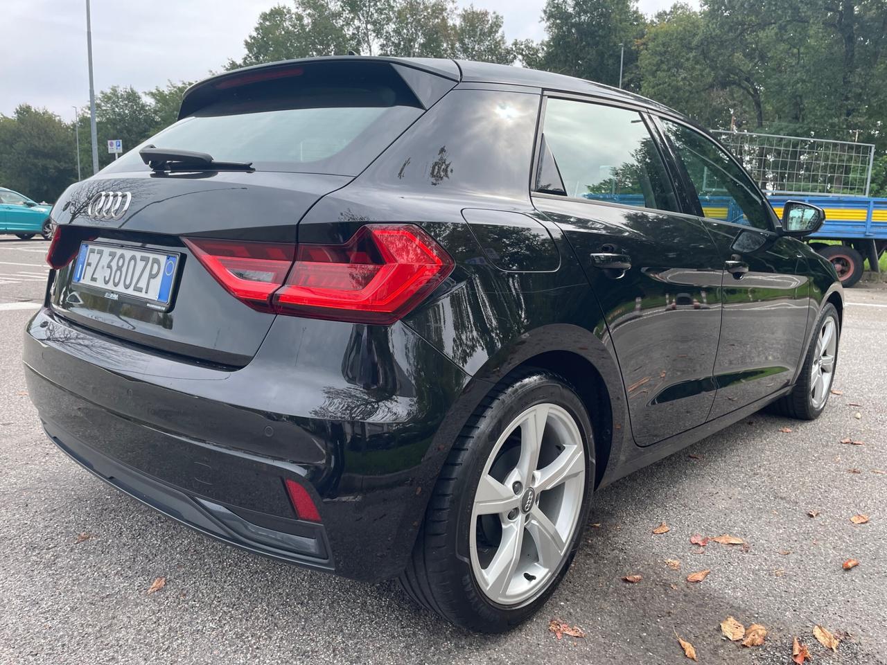 Audi A1 SPB*Neopatentati*Cerchi*Car play*