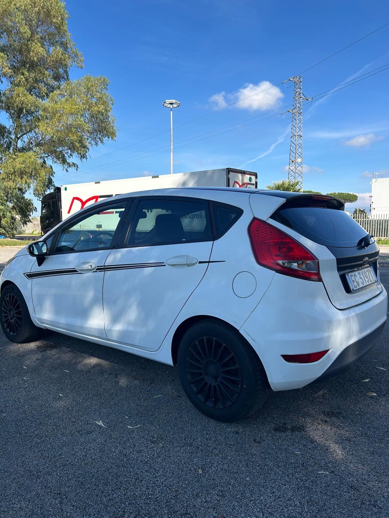 Ford Fiesta 1.4 16V 3p. Bz.- GPL Titanium Bs.