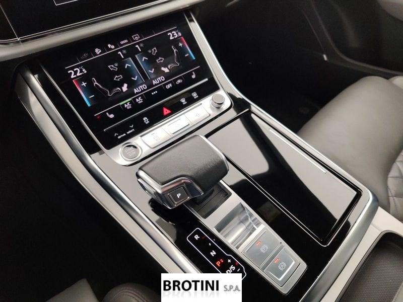 Audi Q8 55 TFSI e quattro tiptronic S-Line Sport