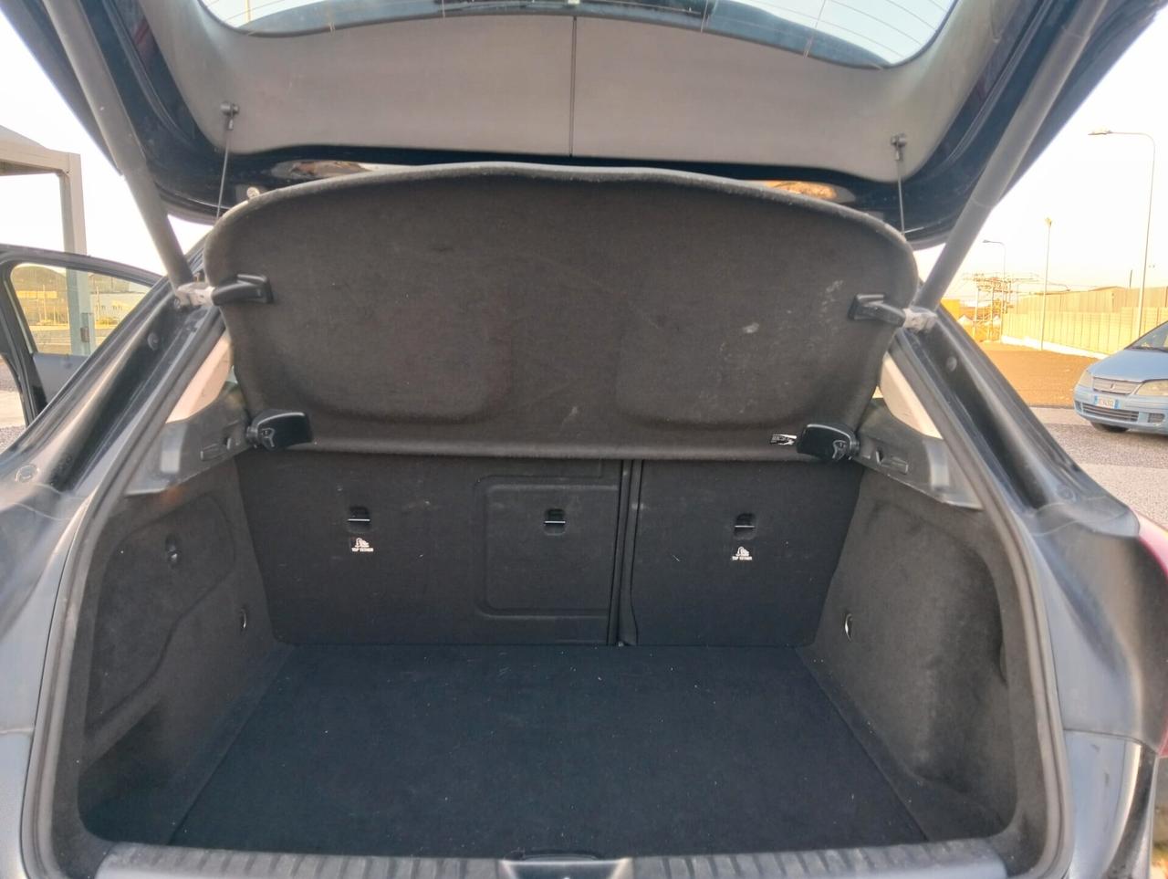 Mercedes-benz GLA 200 d Automatic Premium