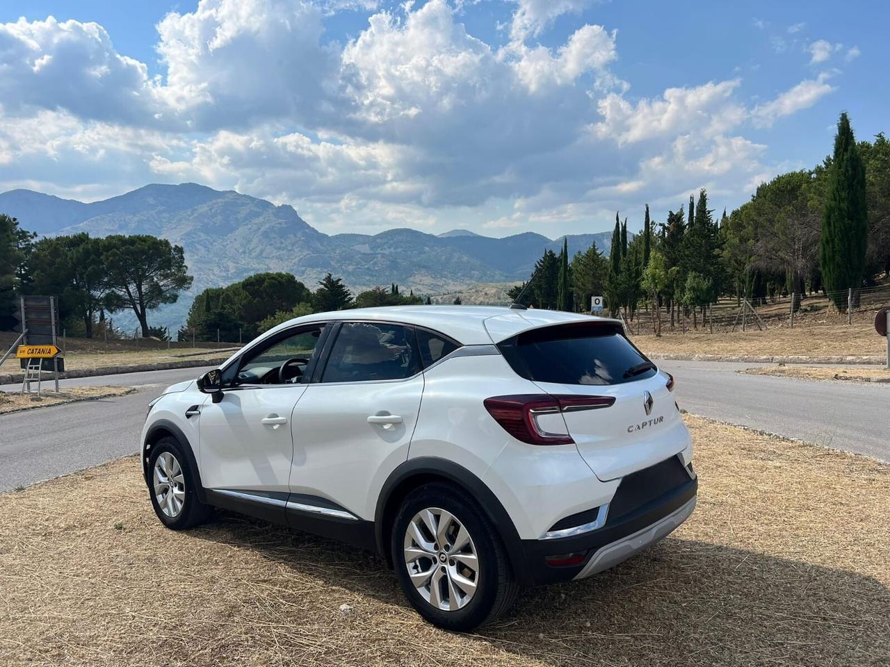 Renault Captur Full Hybrid Intens 1.6 145