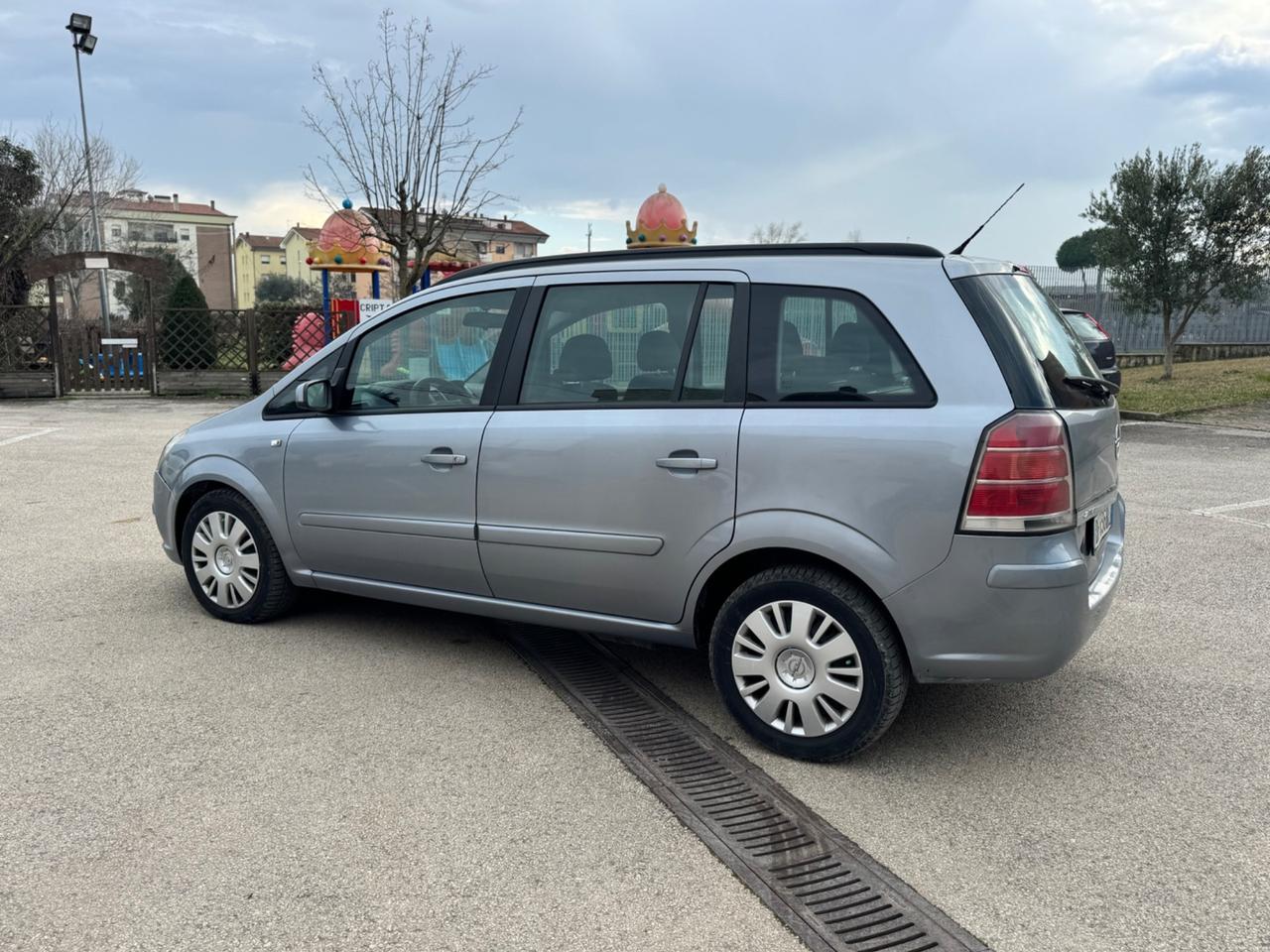 Opel Zafira 1.6 16V ecoM 94CV Cosmo