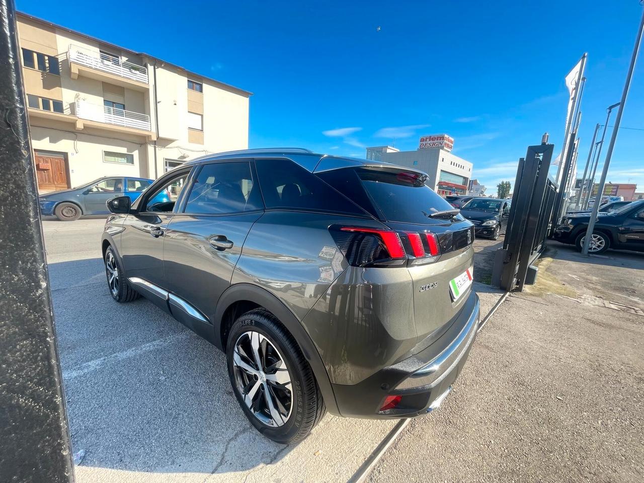 Peugeot 3008 BlueHDi 130 S&S EAT8 Allure