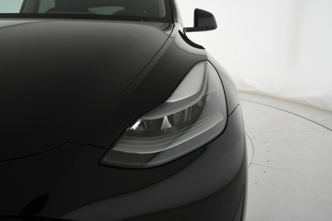 TESLA Model Y Long Range Dual Motor awd + AUTOPYLOT MAX