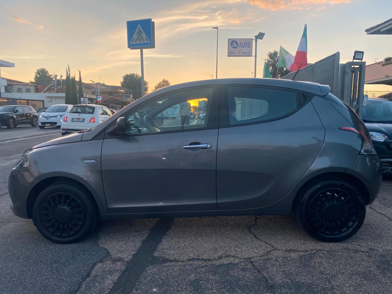 LANCIA Ypsilon 1.0 hybrid 70Cv 5posti SILVER