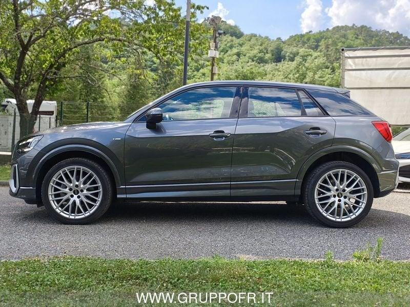 Audi Q2 35 TDI S tronic Identity Black