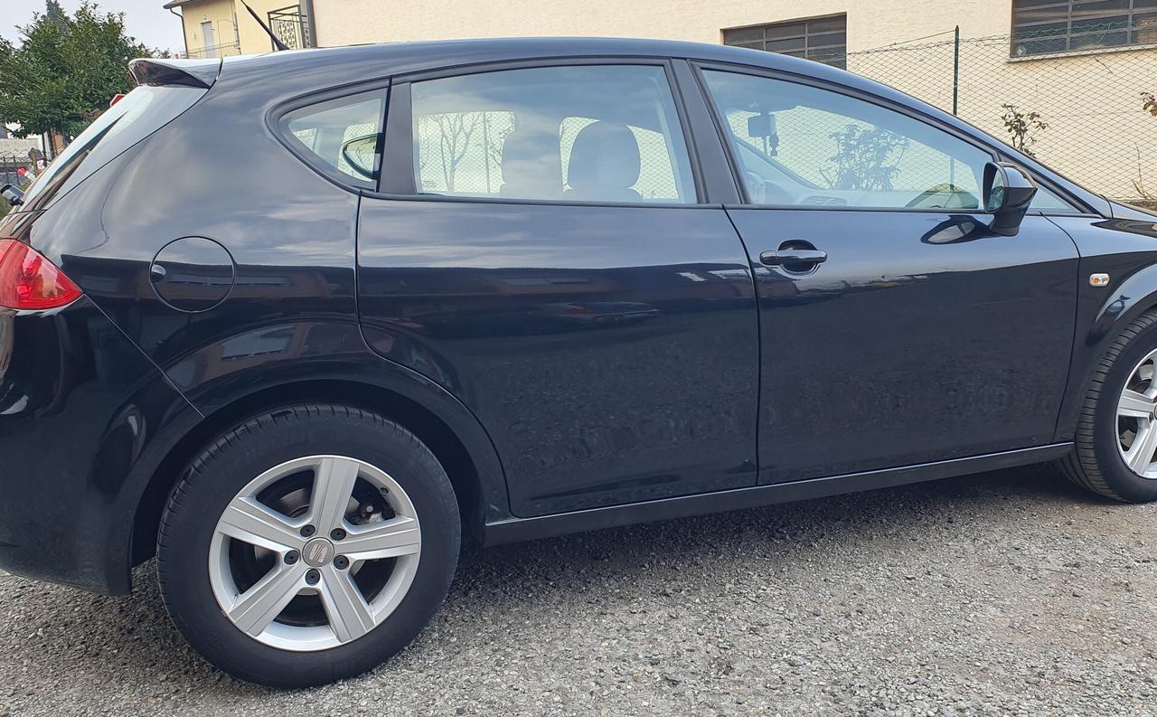 Seat Leon 1.6 TDI 90CV *NeoPatentati*