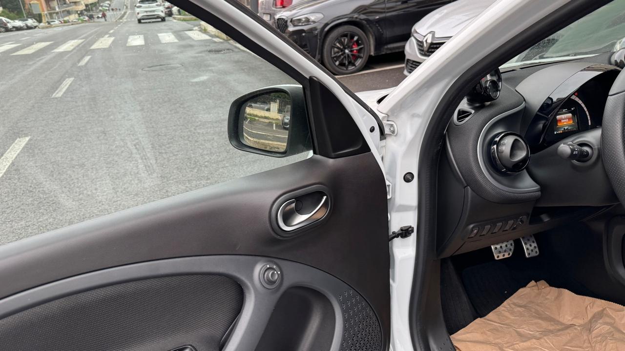 Smart ForFour 90 0.9 Turbo SUPER PASSION LED PANORAMA CERCHIO 16 CAMBIO F1 PACCHETTO SPORTIVO CERCHIO 16