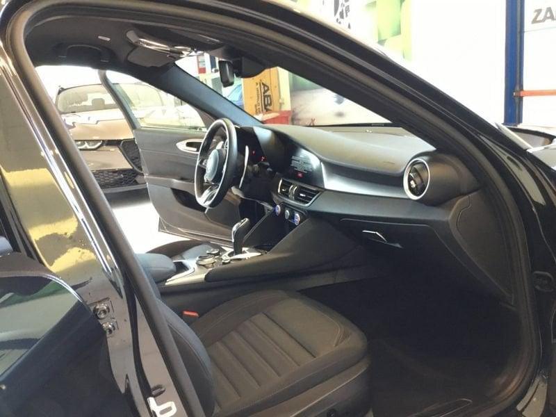 Alfa Romeo Giulia 2.0 Turbo 280 CV AT8 AWD Q4 Sprint MY24