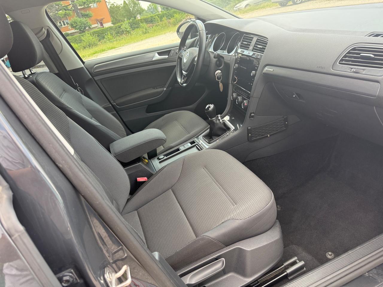 Volkswagen Golf 7 1.6 tdi Executive BLUEMOTION 115cv 5p alest. R-line