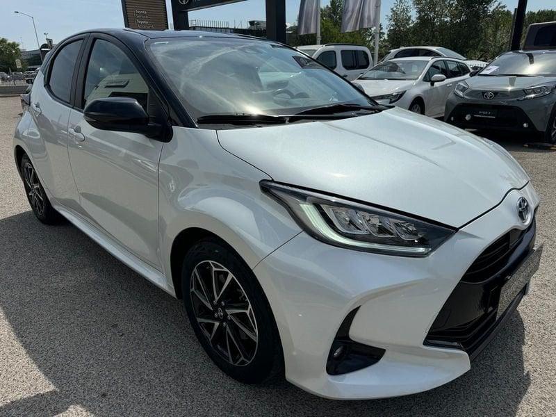 Toyota Yaris Hybrid Lounge MY22
