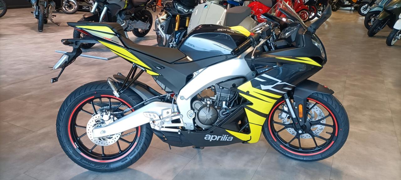 Aprilia RS 125 Aprilia rs 125 €5 2025 venom yellow
