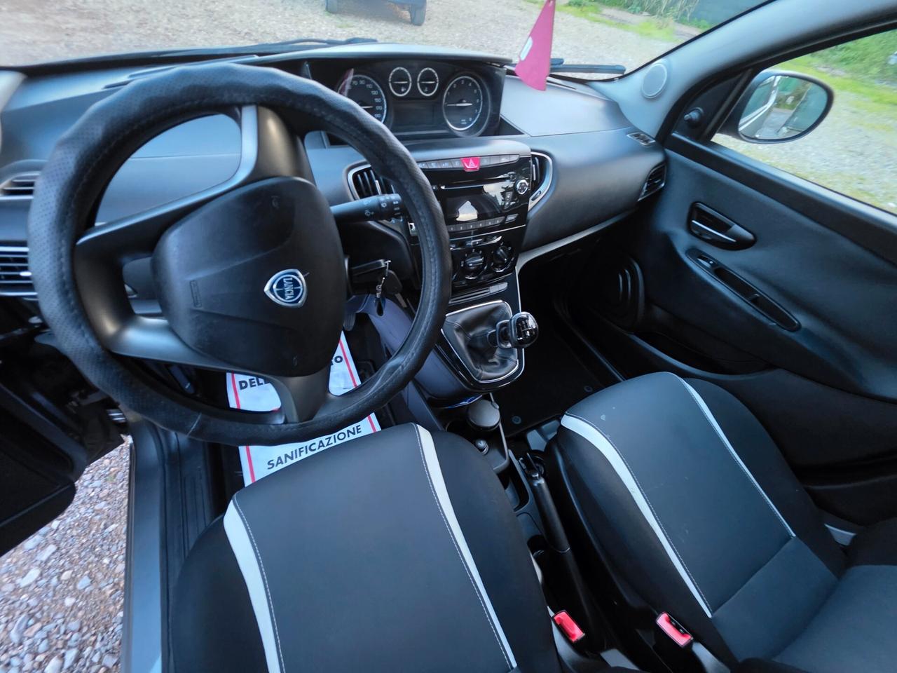 Lancia Ypsilon 1.2 69 CV 5 porte Platinum