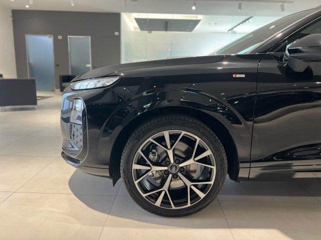 AUDI Q3 Sportback 40 TDI quattro S tronic Identity Black